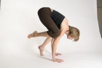 27b-bakasana